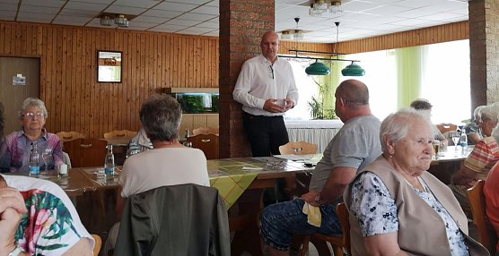 B&uuml;rgermeister Grimm &uuml;berraschend im WB 4 zu Gast (Foto: Thomas Leipold)