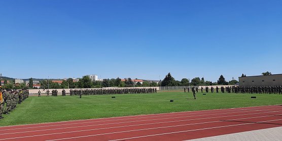 Bei Appell in Sondershausen Kommando &uuml;ber geben (Foto: Karl-Heinz Herrmann)