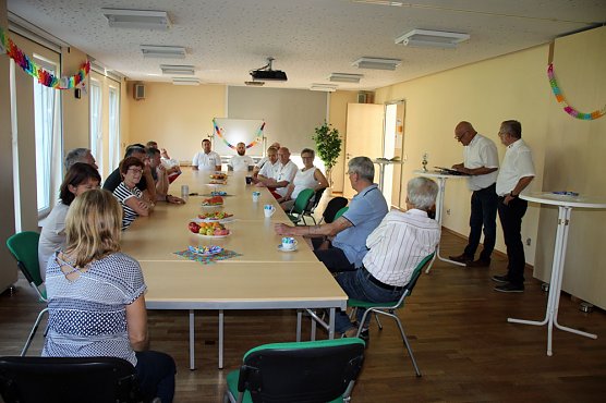 70 Jahre jung und weiter im DRK aktiv (Foto: Karl-Heinz Herrmann) 70 Jahre jung und weiter im DRK aktiv (Foto: Karl-Heinz Herrmann)