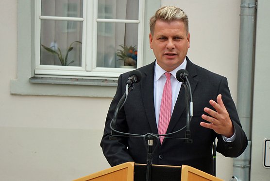 Startschuss f&uuml;r B&uuml;rgerbus in Bad Frankenhausen (Foto: Karl-Heinz Herrmann)