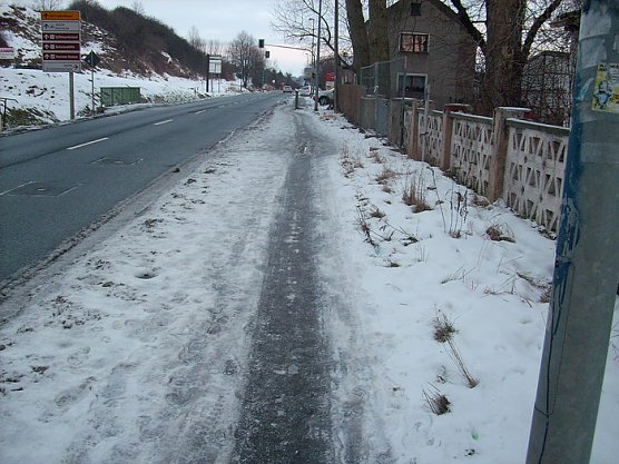 Winterdienst (Foto: Karl-Heinz Herrmann) Winterdienst (Foto: Karl-Heinz Herrmann)