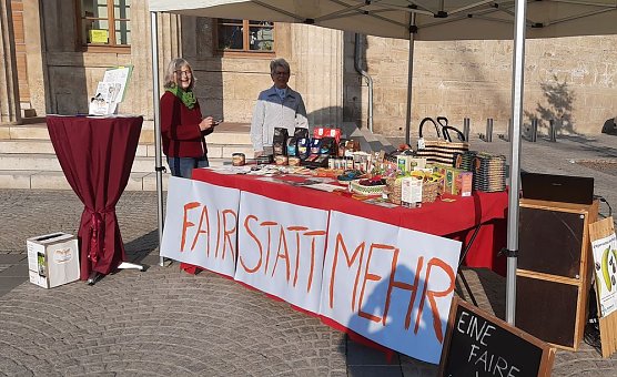 Faire Woche auch auf dem Markt (Foto: Karl-Heinz Herrmann)
