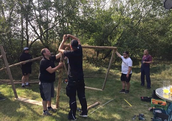 F&uuml;nf Kirmesgesellschaften haben nicht nur gefeiert (Foto: Thomas Lutze)