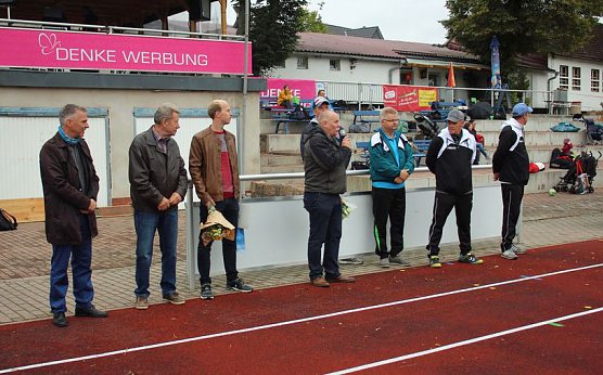 Verdienstvolle Faustballer geehrt (Foto: Karl-Heinz Herrmann)
