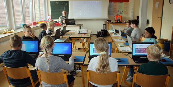 Mit modernster Technik an der GS Franzberg gearbeitet (Foto: Karl-Heinz Herrmann)