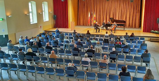 Publikum (Foto: Karl-Heinz Herrmann)