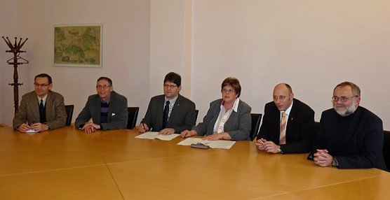 Unterzeichnung Koalitionsvereinbarung CDU /SPD (Foto: Karl-Heinz Herrmann)