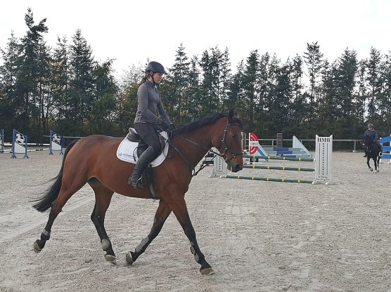 In Bellstedt Reitplatz saniert und eingeweiht (Foto: privat)