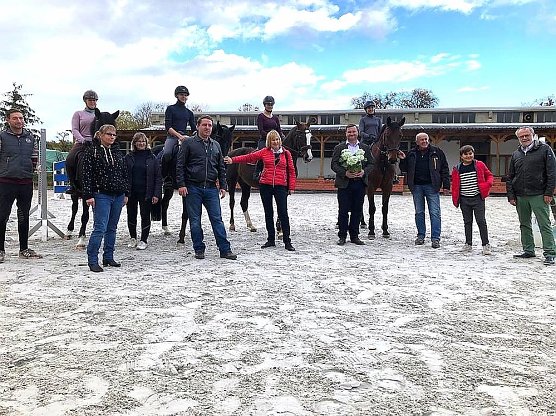 In Bellstedt Reitplatz saniert und eingeweiht (Foto: privat)