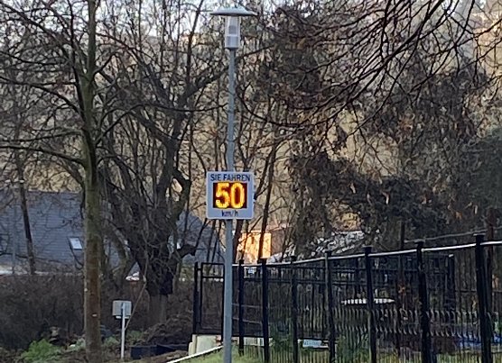 Geschwindigkeitsanzeige im Schersental in Sondershausen (Foto: privat) Geschwindigkeitsanzeige im Schersental in Sondershausen (Foto: privat)