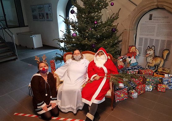 Aktion Wunschbaum in der Crusiskirche (Foto: Frauen- und Familienbegegnungsst&auml;tte "D&uuml;ne" e.V.)
