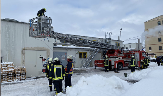 Dr&auml;ngender R&auml;umeinsatz bei Isoplus (Foto: S. Dietzel)