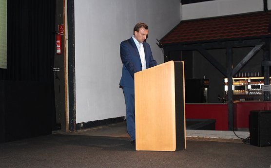 Mike Schielke bei seiner Pr&auml;sentation des Naturressorts im Stocksen in Sondershausen  (Foto: Eva Maria Wiegand)