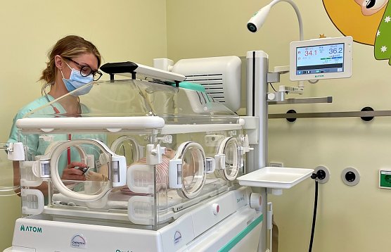 Intensiv-Inkubator-Einheit f&uuml;r die Kleinsten im KMG (Foto: KMG Kliniken Beteiligungs GmbH)