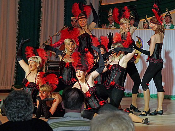 Rentnerfasching bei Grün-Weiß (Foto: Karl-Heinz Herrmann) Rentnerfasching bei Grün-Weiß (Foto: Karl-Heinz Herrmann)
