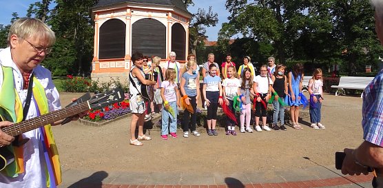 Frankenh&auml;user Frauenchor singen mit den "Musik&uuml;sschen" f&uuml;r die Flutopfer (Foto: Frankenh&auml;user Frauenchor)