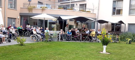 Versp&auml;tetes Sommerfest in Seniorenresidenz in Greu&szlig;en (Foto: Diakonieverbund Kyffh&auml;user Novalis )