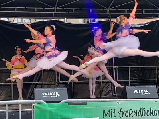 Auftritt beim Residenzfest (Foto: Radeva) Auftritt beim Residenzfest (Foto: Radeva)