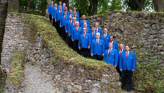 Männergesangsverein Holzsußra unter der Leitung von Alec Otto (Foto: Katja Marsell) Männergesangsverein Holzsußra unter der Leitung von Alec Otto (Foto: Katja Marsell)