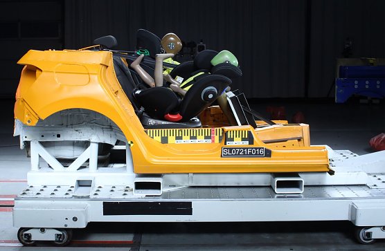 ADAC Kindersitztest: Erfreulich: mehr als die H&auml;lfte (14 Kindersitze) konnten mit gut und sieben mit befriedigend bewertet werden. (Foto: ADAC)