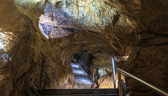 Treppenaufgang der Baumannsh&ouml;hle in R&uuml;beland (Foto: J. Reichel)
