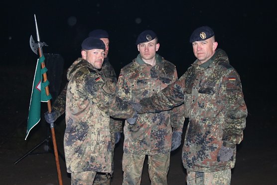 v.l.n.r. Major Magunia, Hauptmann Holtorf, Oberstleutnant Faul (Foto: Kompanie&uuml;bergabe 1./FA/UA-Btl 1)
