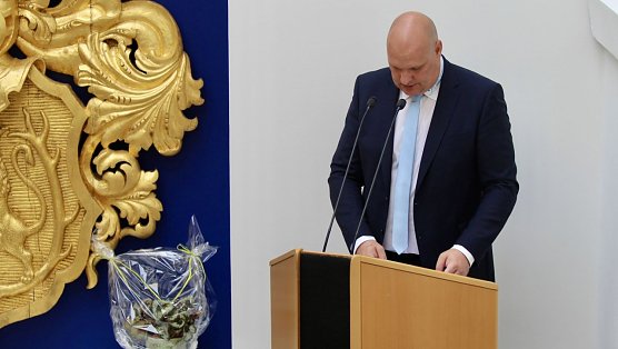 Rede des Sondershausen B&uuml;rgermeisters Steffen Grimm zur Er&ouml;ffnung des sanierten Rathauses  (Foto: Eva Maria Wiegand)