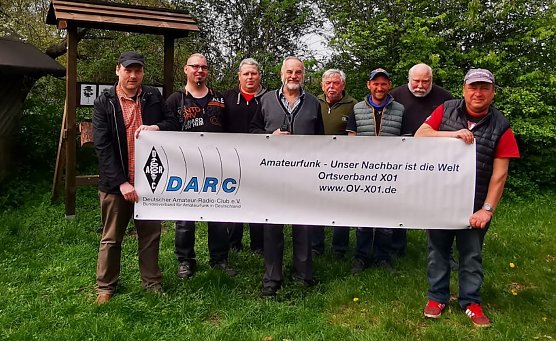Mitglieder des Ortsverbandes Kyffh&auml;user des Deutschen Amateur Radio Club e.V. (DARC) (Foto: Amateur Radio Club -Sebastian Hey)