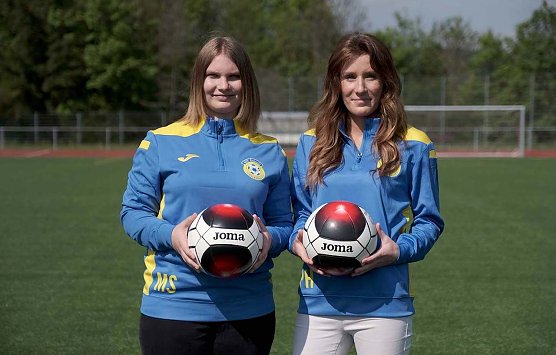 v.l.Isabel Wallert, Anna Woitas (Foto: Jens Ortschig)