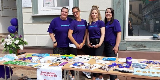 Aktionsstand der Einrichtungsleitung der station&auml;ren und ambulanten Suchtkrankenhilfe in Sondershausen, im Rahmen der bundesweiten Suchtwoche  (Foto: K.Krausholz)