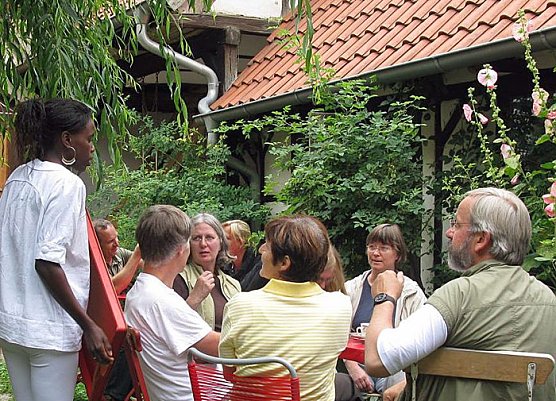 Im Hof des Cafes (Foto: Kunsthof Friedrichsrode) Im Hof des Cafes (Foto: Kunsthof Friedrichsrode)