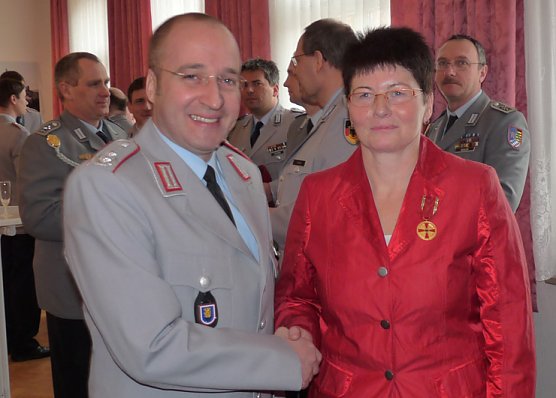 Verdienstorden an Regina Girschele (Foto: Karl-Heinz Herrmann)