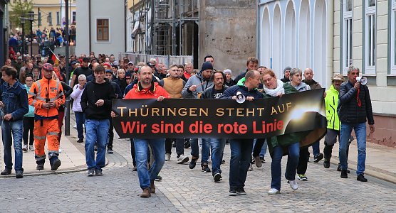 Montagsmarsch in Sondershausen (Foto: S. Dietzel) Montagsmarsch in Sondershausen (Foto: S. Dietzel)