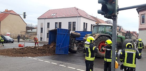 Geruchsintensiver Unfall heute Mittag in Greu&szlig;en (Foto: S.Dietzel)
