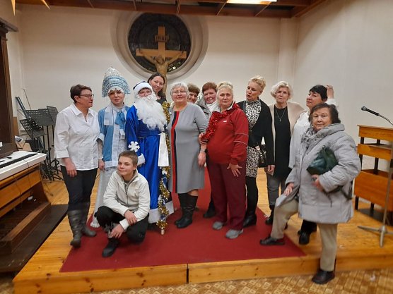 Weihnachtsfeier bei Kontakt gemeinsam mit Freunden vom WB 4 (Foto: Thomas Leipold)