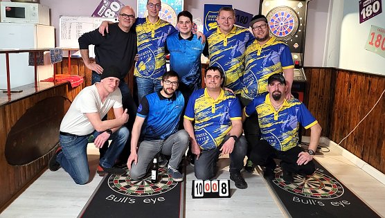 Neue Trikots f&uuml;r die Dartchaoten (Foto: Dartchaoten Oberspier)