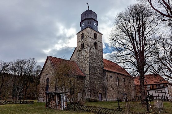 Die Kirche St. Bonifatius geh&ouml;rt zu den sch&ouml;nsten Flecken in Gro&szlig;furra. (Foto: Janine Skara)