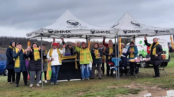 Frankenhäuser Frauenchor beim 45. Kyffhäuserlauf (Foto: Katrin Milde) Frankenhäuser Frauenchor beim 45. Kyffhäuserlauf (Foto: Katrin Milde)