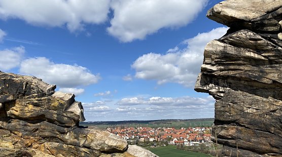 Blick von der teufelsmauer bei Weddersleben (Foto: oas) Blick von der teufelsmauer bei Weddersleben (Foto: oas)