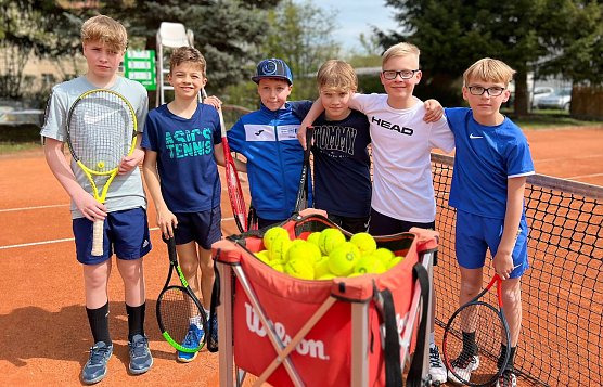 v.l.n.r.: Simon Hoecke, Leon Pforr, Elias Holzapfel, Simon Henfling, Max R&uuml;ckebeil und Maximilian Weidner (Foto: Juliane R&uuml;ckebeil)