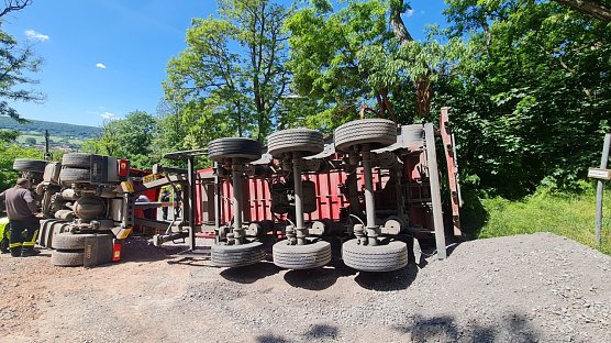 Sattelschlepper kippte um (Foto: S.Dietzel/Ffw. Bad Frankenhausen)