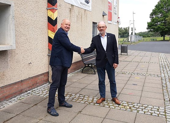 Zeitzeugen und Vorsitzende - Horst Dornieden und Wolfgang Nolte (Foto: Grenzlandmuseum Eichsfeld) Zeitzeugen und Vorsitzende - Horst Dornieden und Wolfgang Nolte (Foto: Grenzlandmuseum Eichsfeld)
