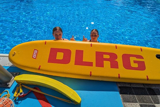 Projektwoche Lebensretter der Regelschule am Franzberg, im Bergbad Sonnenblick (Foto: Janine Skara) Projektwoche Lebensretter der Regelschule am Franzberg, im Bergbad Sonnenblick (Foto: Janine Skara)