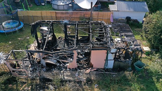 Nach Gartenlaubenbrand (bei Tageslicht) -  Sondershausen-Bebra (Foto: S. Dietzel)
