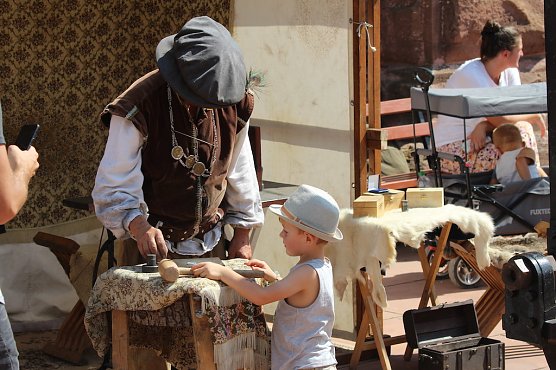 Mittelalterfest am Kyffhäuserdenkmal (2022) (Foto: Eva Maria Wiegand) Mittelalterfest am Kyffhäuserdenkmal (2022) (Foto: Eva Maria Wiegand)