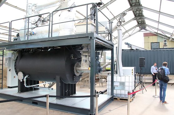 Die Pilotanlage am Bleicheröder Klärwerk wurde heute in Betrieb genommen (Foto: agl) Die Pilotanlage am Bleicheröder Klärwerk wurde heute in Betrieb genommen (Foto: agl)