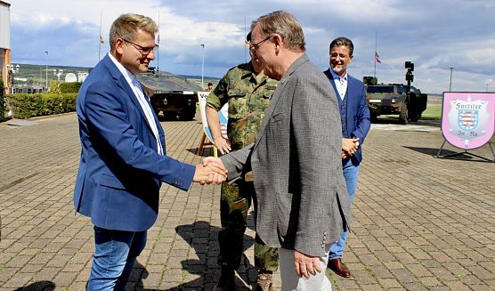 v.li. B&uuml;rgermeister der Stadt Bad Frankenhausen Matthias Strejc; Th&uuml;ringer Ministerpr&auml;sident Bodo Ramelow beim Besuch in Bad Frankenhausen (Foto: Eva Maria Wiegand)