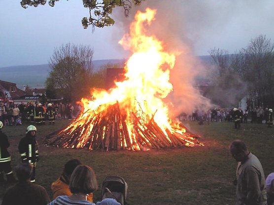 Vom Osterfeuer Bad Frankenhausen (Foto: Domizil Bad Frankenhausen)