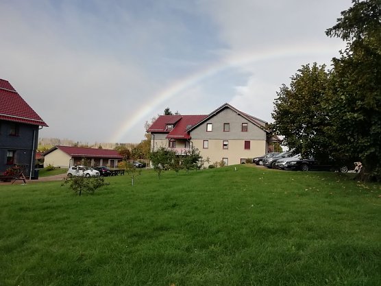 Regenbogen &uuml;ber Sophienhof (Foto: W. J&ouml;rgens)
