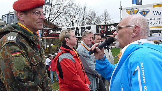 Kyffhäuserberglauf Helfer (Foto: Karl-Heinz Herrmann) Kyffhäuserberglauf Helfer (Foto: Karl-Heinz Herrmann)